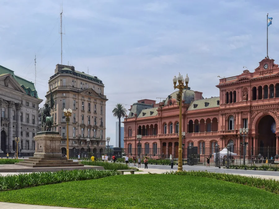 Plaza de Mayo panorama, used as the thumbnail for a 4-day Buenos Aires itinerary