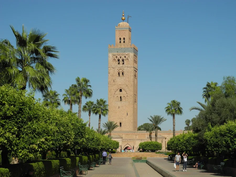 La mezquita Koutoubia y la medina de Marrakech, usadas como miniatura para un itinerario de 3 días