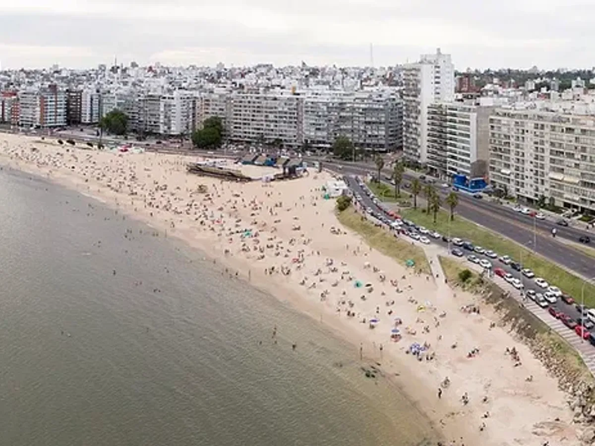 Rambla de Pocitos, used as the thumbnail for a 3-day Montevideo itinerary