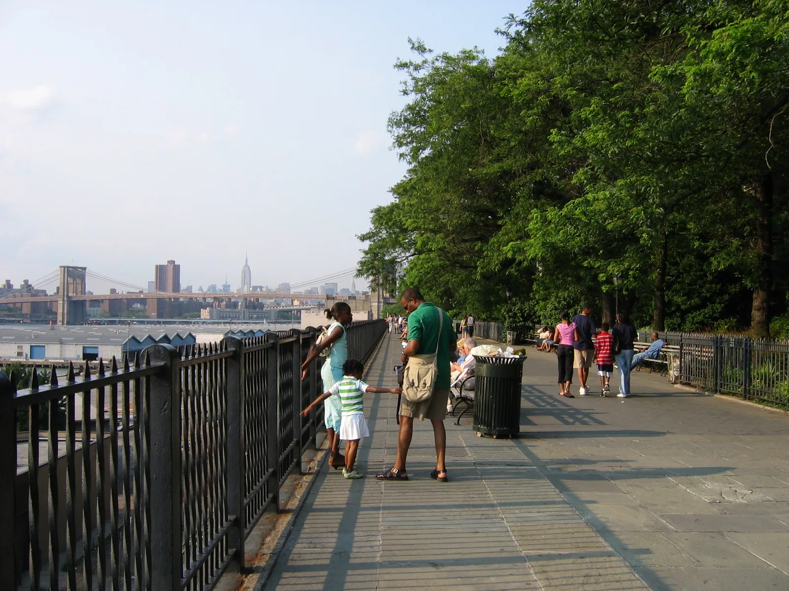 Brooklyn Heights Promenade with the Manhattan skyline