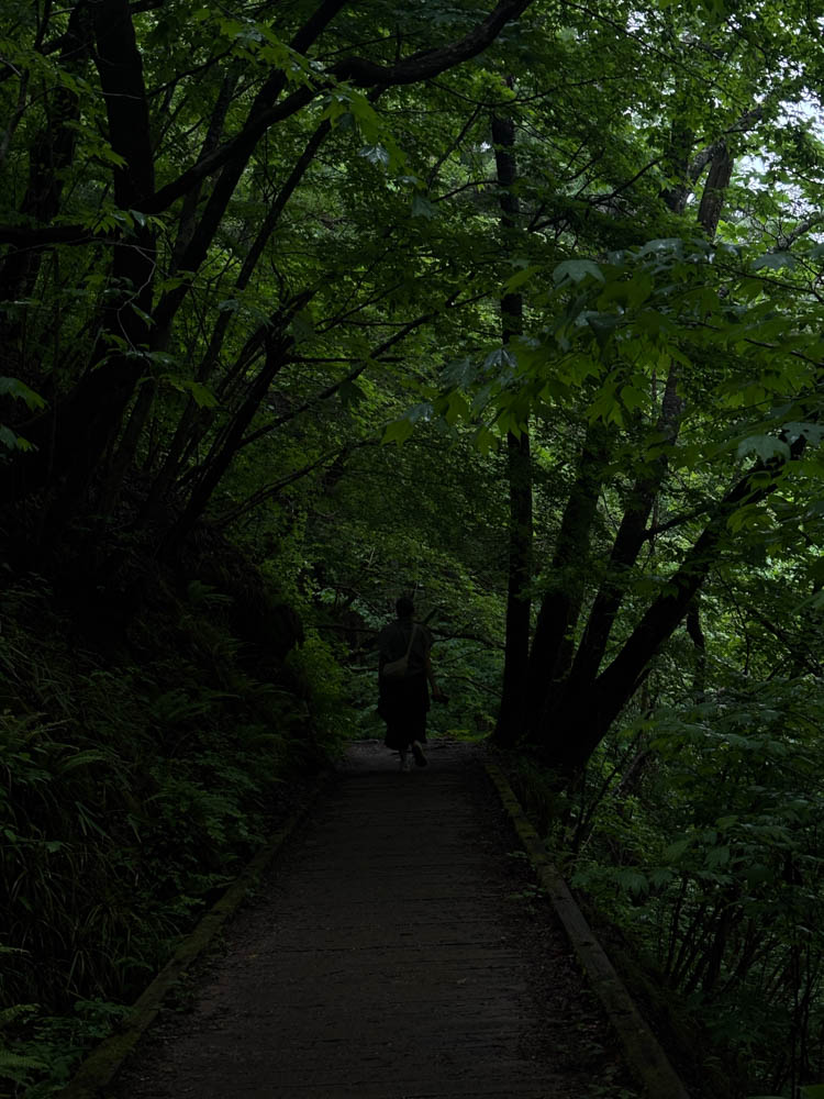 A path and old details along the Nakasendo route